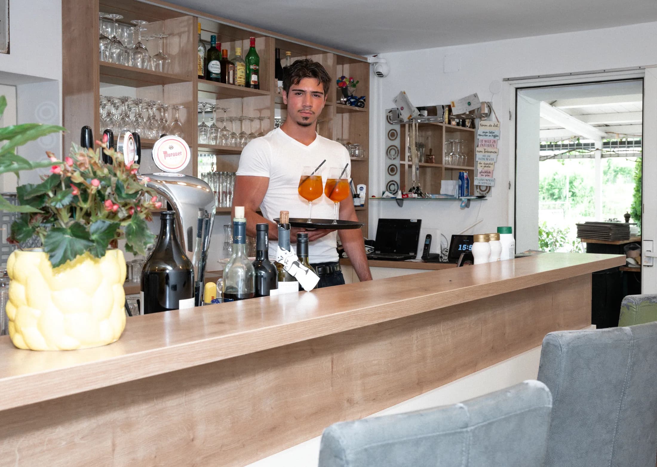 Bar mit frisch zubereitetem Aperitif