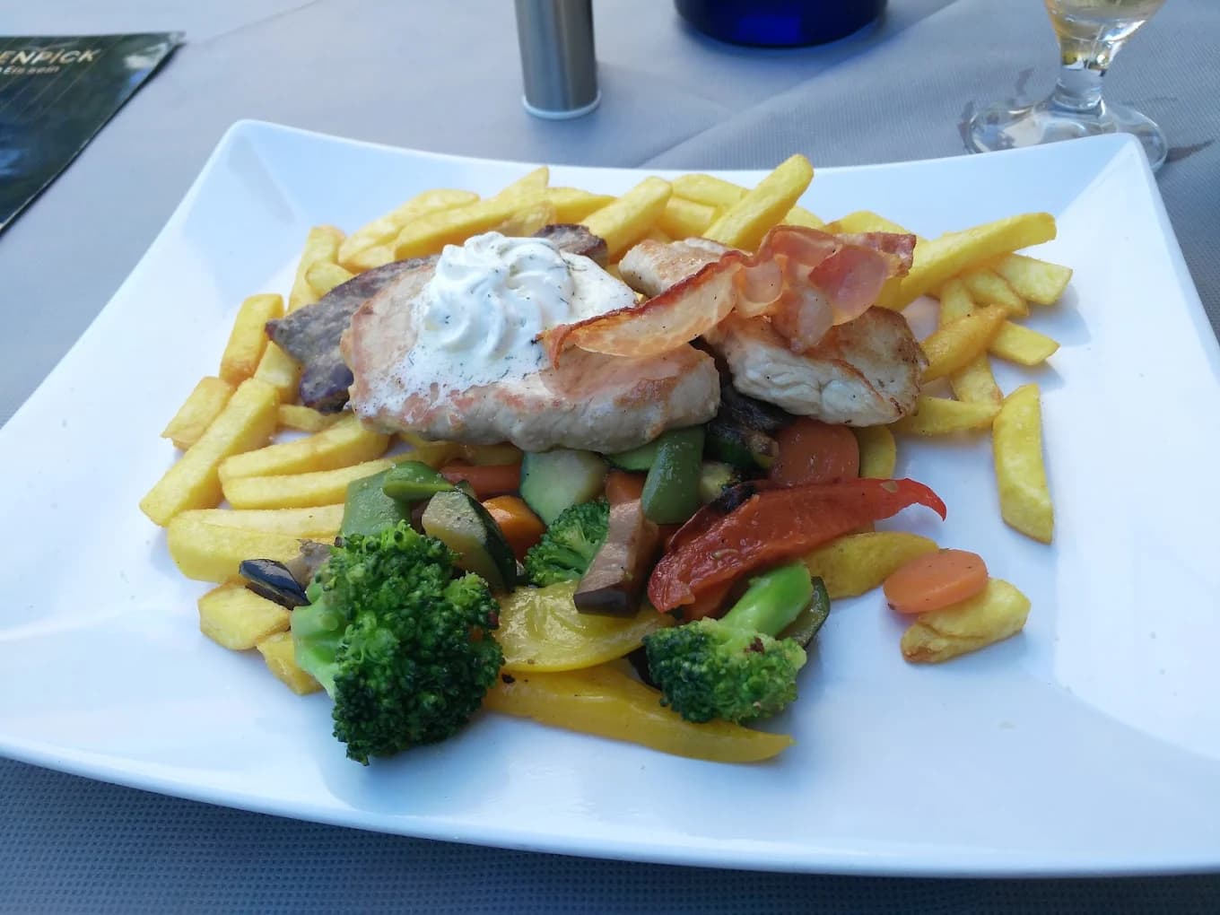 Mediterrane Spezialität mit Fisch