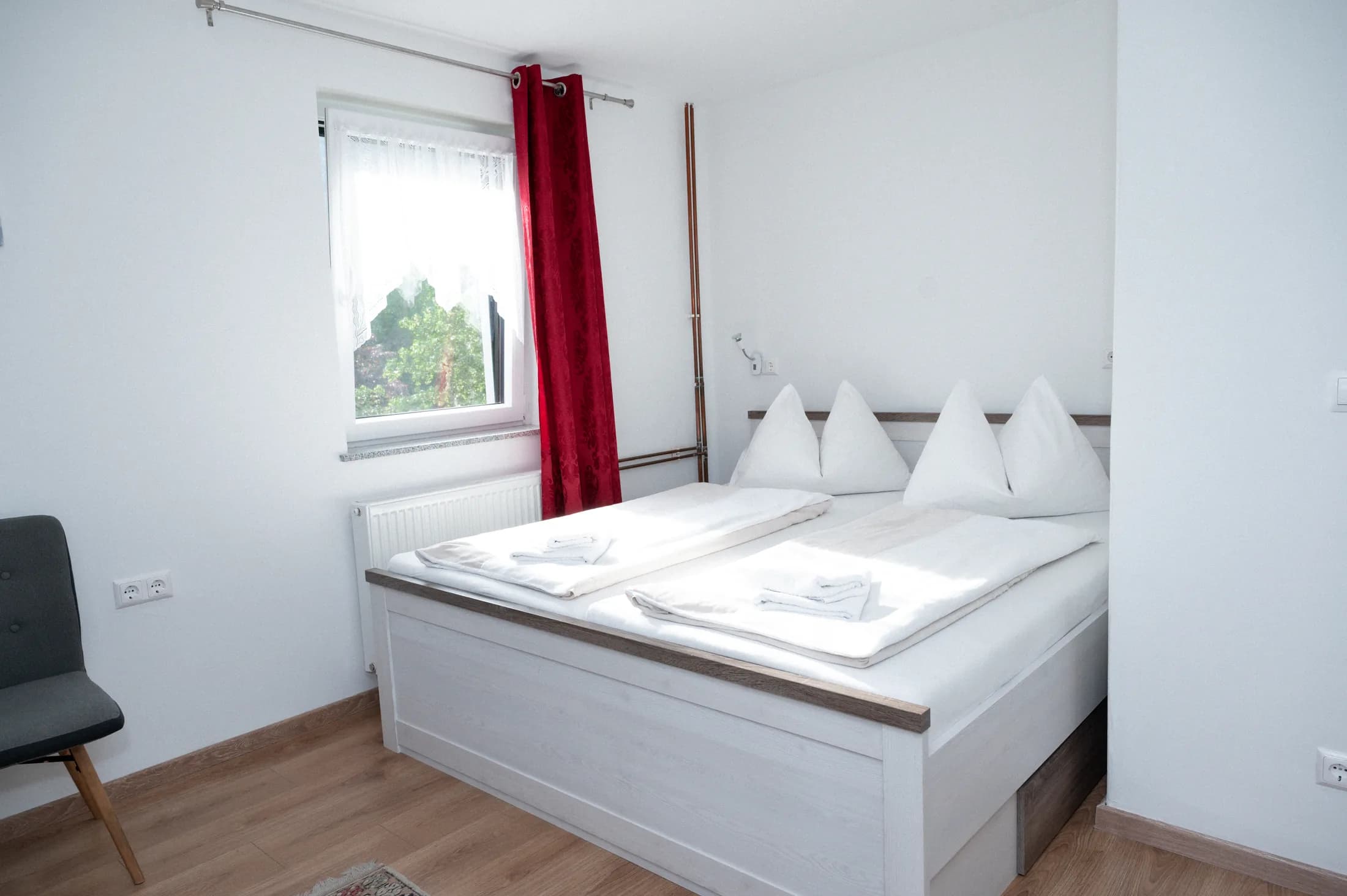 Schlafbereich des Studios mit Doppelbett
